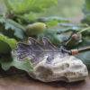Colgante hoja de carballo en cobre Nº 4 hecho con electroforming, cordón de antelina verde – Malas Herbas Artesanía Galicia